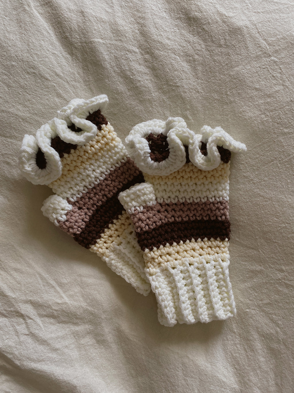 The Ruffled Fingerless Gloves
