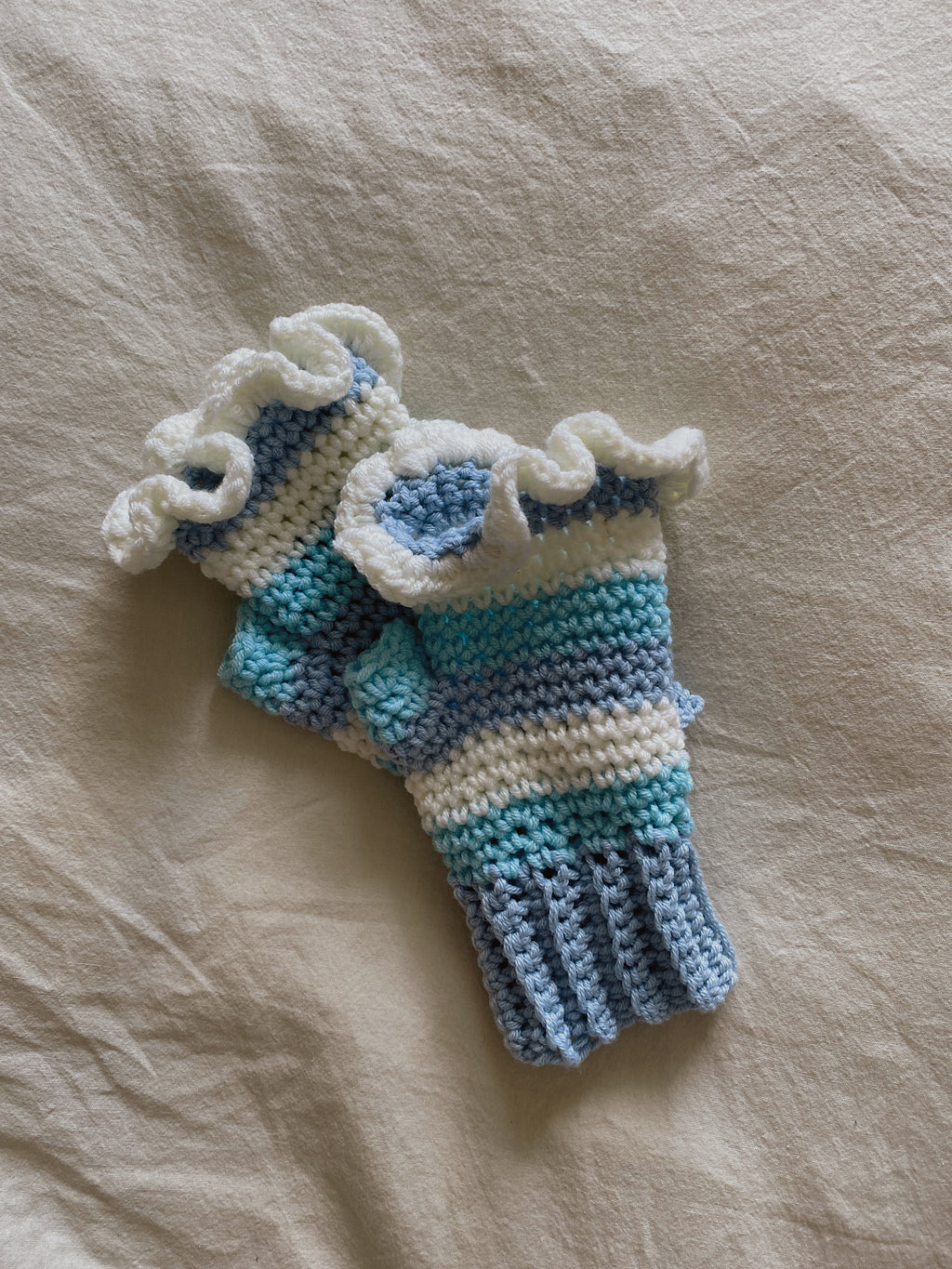 The Ruffled Fingerless Gloves
