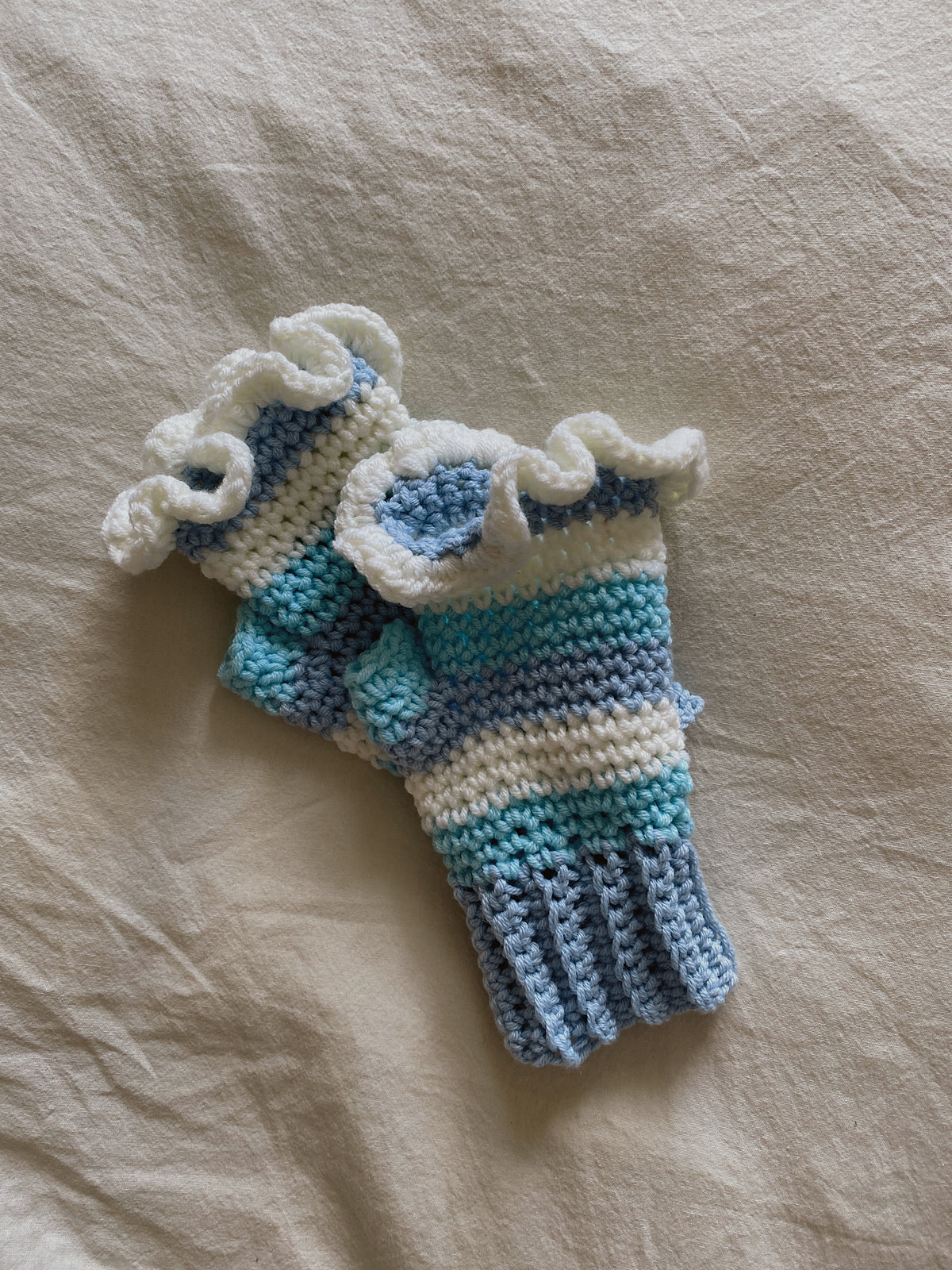 The Ruffled Fingerless Gloves