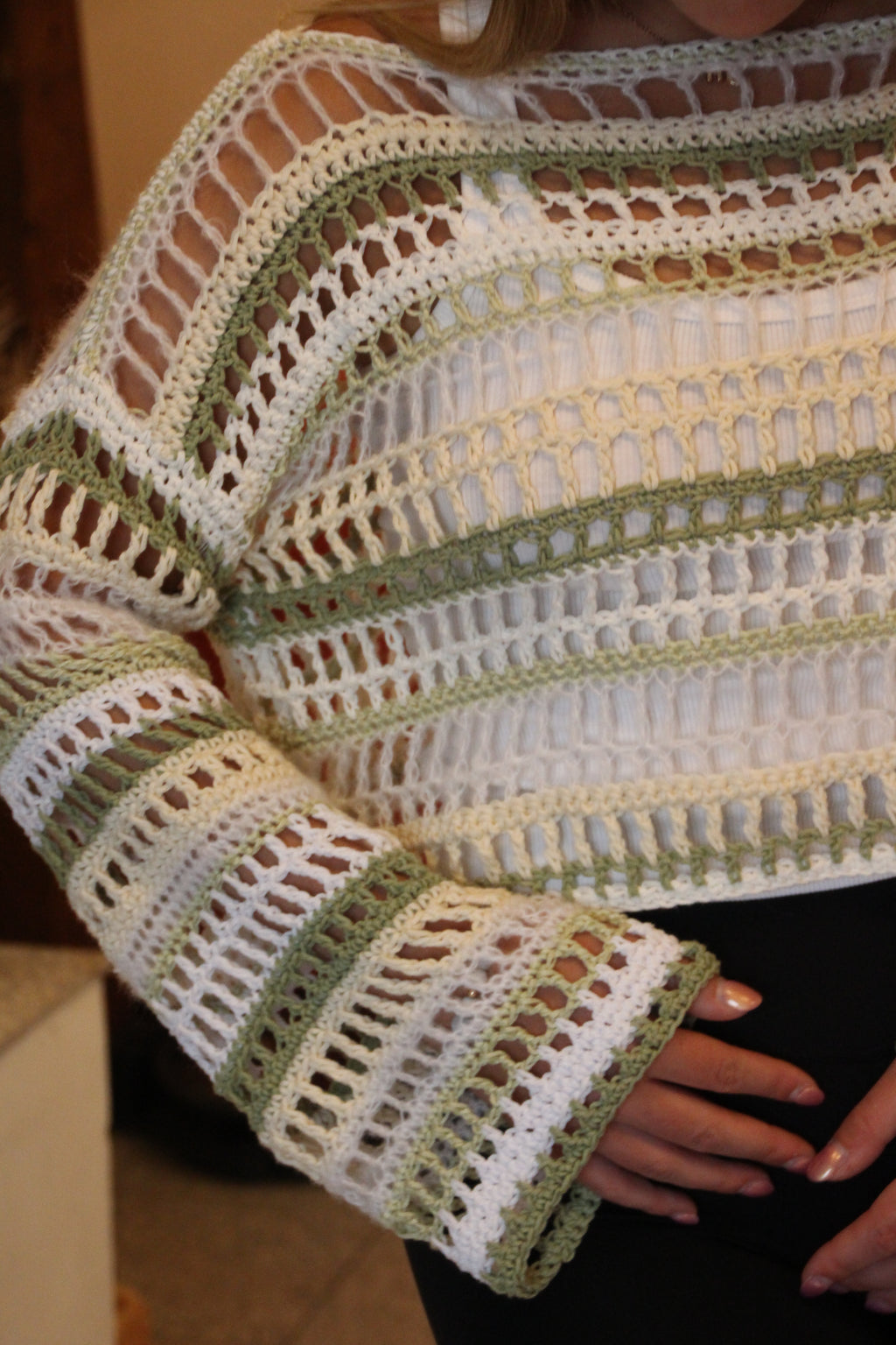 Summer Escape Sweater - M